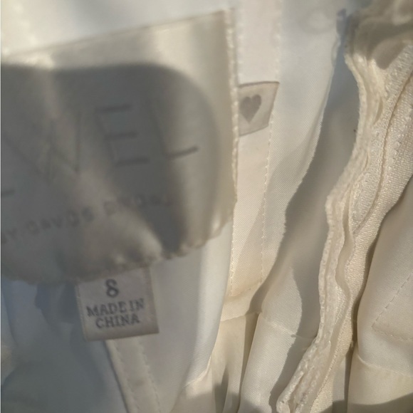 Wedding Dress! Great condition! easy used- Size 8. - Picture 7 of 10